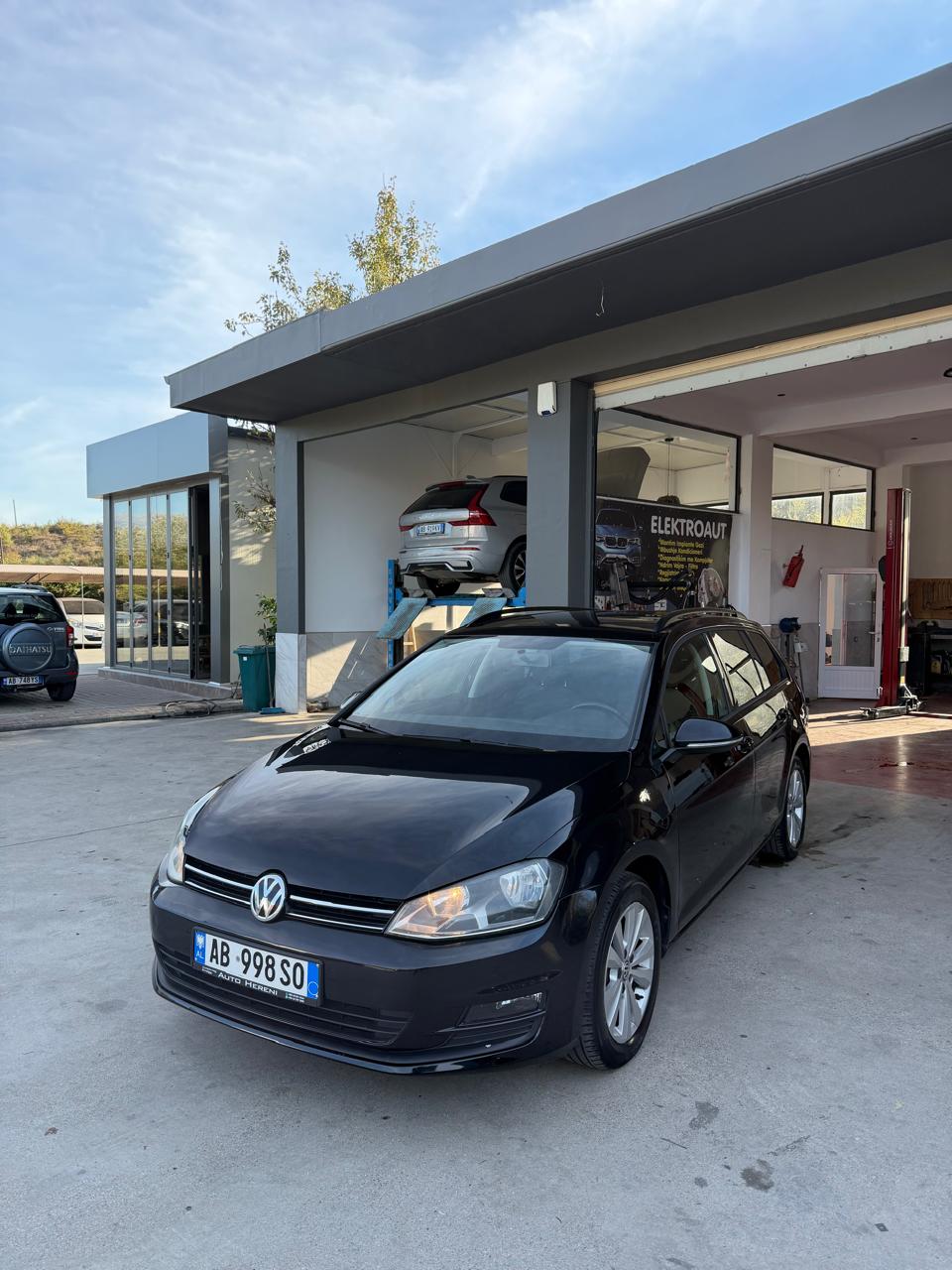 Volkswagen Golf 7 SEDAN