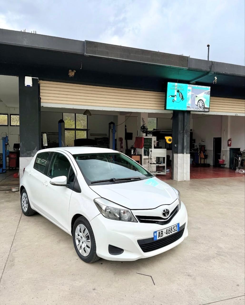 TOYOTA YARIS