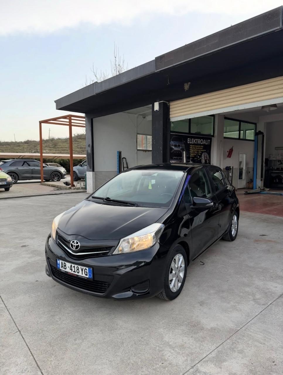 TOYOTA YARIS